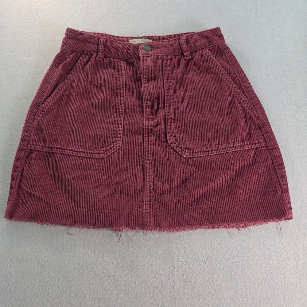 Stradivarius Burgundy Corduroy Mini Skirt Raw Hem Pockets Maroon Size 4 US 36 EU